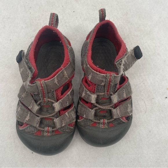 KEEN Boys Seacamp II CNX Toddler Water Shoe Sandal Grey/red size: 9 - Picture 1 of 10